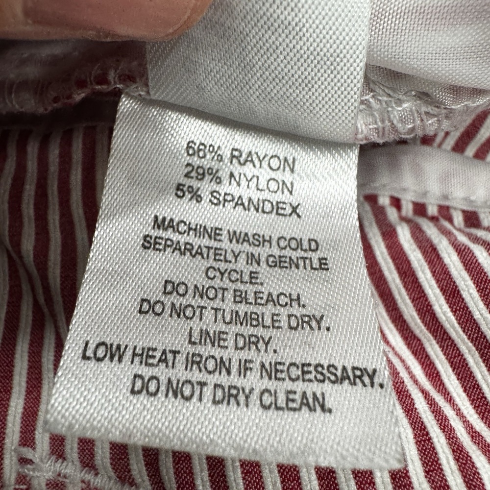 Crosby. Classic Shorts Women 4 Red White Railroad Stripe Pucker Nautical Coastal - Picture 12 of 12